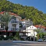 Ata Park Hotel 4*
