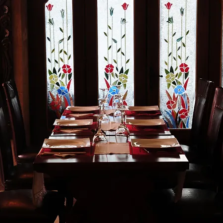 מלון Ata Park 4*