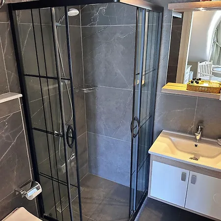 מלון Ata Park 4*